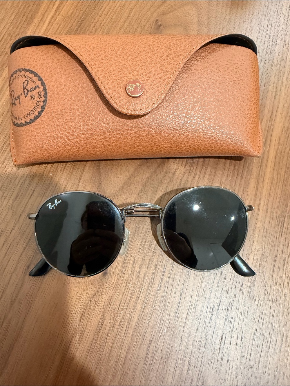 Ray-Ban Round Metal Sunglasses in Black and Silver with Brown Case
